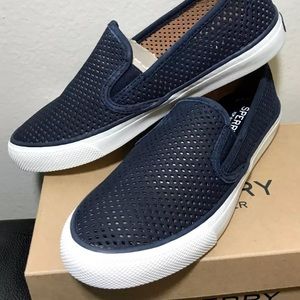 Sperry Women Seaside Perforated SlipOn Sneaker Sz5